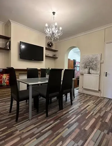 Palaz 7 - 5 Bedroom House