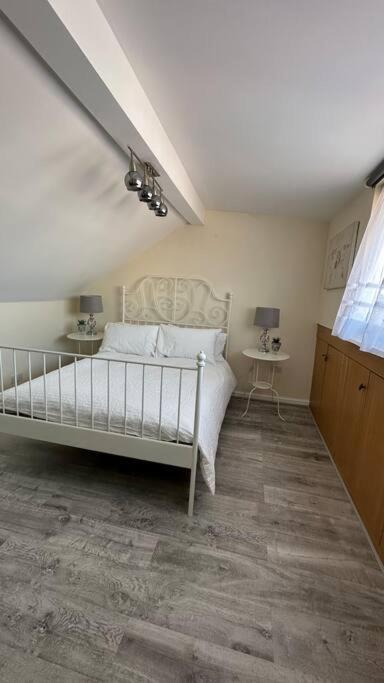 Palaz 7 - 5 Bedroom House Holiday home Edmonton