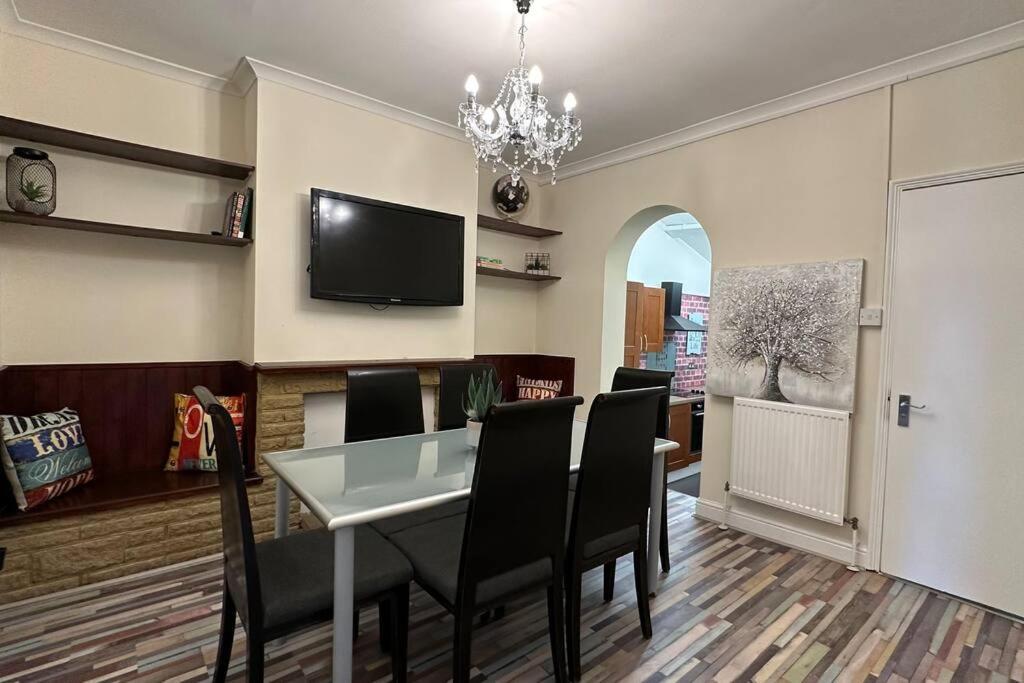 Palaz 7 - 5 Bedroom House