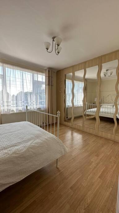 Palaz 7 - 5 Bedroom House *