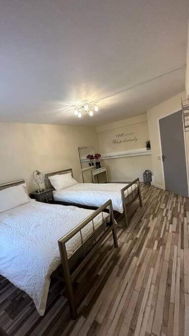Palaz 7 - 5 Bedroom House *